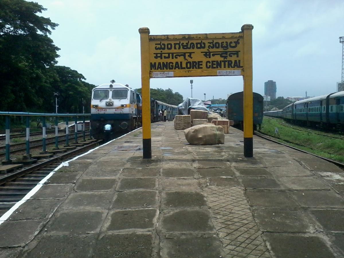 tourist places near mangalore central railway station